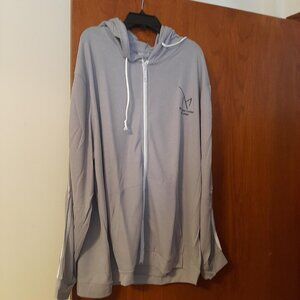 New In Bag ! M Resort Las Vegas Long Sleeve Thin TShirt Hoodie Zipper Gray Sz L